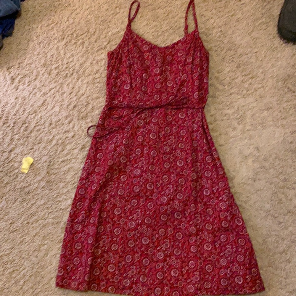Loft size 0 red patterned dress EUC barely worn.